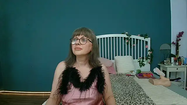 Snapshot of Cougar_Milff chatting on July 2, 2026, 7:53 pm Cougar Milff online show from July 2, 2026, 7:53 pm