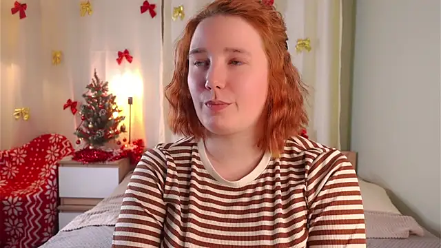 Snapshot of GwendaWhetham chatting on December 16, 2025, 11:04 am GwendaWhetham online show from December 16, 2025, 11:04 am