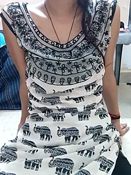 Cute Saanvi7 online show from April 27, 2026, 7:34 pm