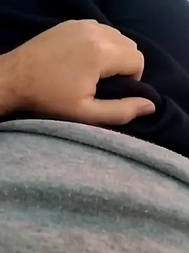 Snapshot of erdestruttor18 chatting on November 29, 2025, 8:28 am erdestruttor18 online show from November 29, 2025, 8:28 am