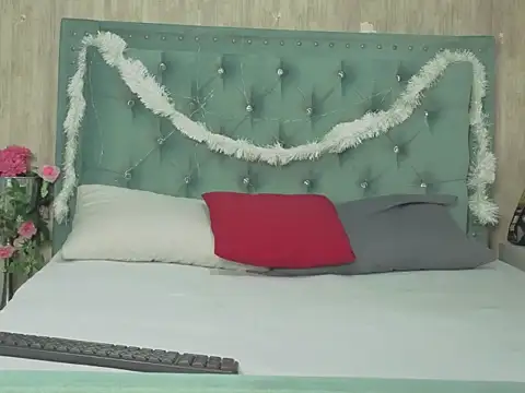 Snapshot of Apriil_Sweett chatting on December 3, 2025, 1:42 pm Apriil Sweett online show from December 3, 2025, 1:42 pm