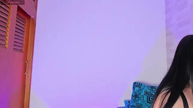 Snapshot of julieta_jane_s chatting on December 14, 2025, 7:29 pm julieta jane s online show from December 14, 2025, 7:29 pm