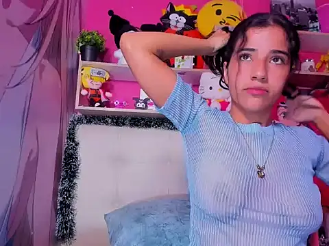 Snapshot of peachrouge chatting on December 13, 2025, 10:04 pm peachrouge online show from December 13, 2025, 10:04 pm