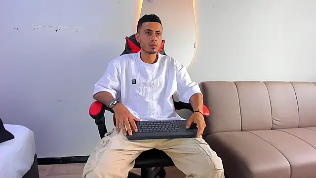 MatthewCullen online show from December 17, 2025, 6:14 pm