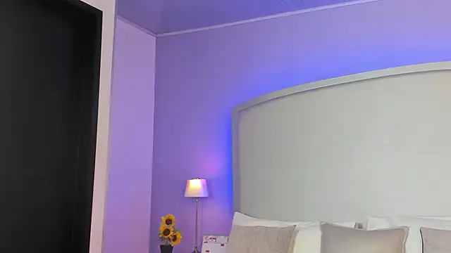 salome moon  online show from May 20, 2026, 11:38 am