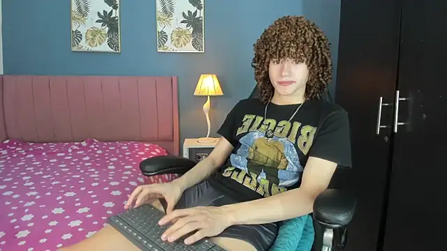 Snapshot of joss_shellby chatting on April 21, 2026, 7:39 pm joss shellby online show from April 21, 2026, 7:39 pm