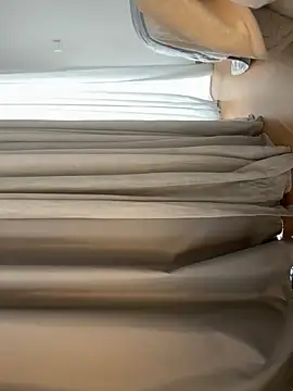 Snapshot of madlynginger chatting on December 3, 2025, 12:25 pm madlynginger online show from December 3, 2025, 12:25 pm