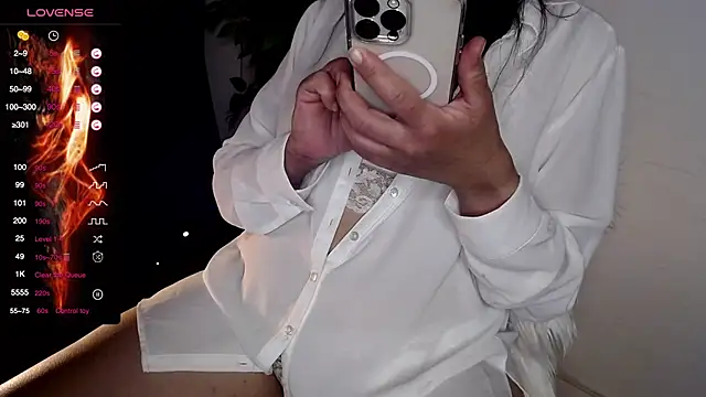 Snapshot of Whisperingfire chatting on December 14, 2025, 2:55 pm Whisperingfire online show from December 14, 2025, 2:55 pm