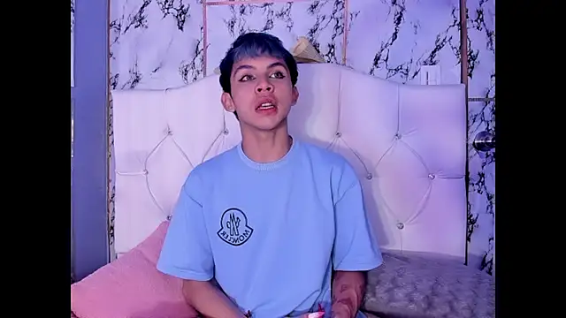 Snapshot of Prince_Apolo chatting on December 14, 2025, 10:25 pm Prince Apolo online show from December 14, 2025, 10:25 pm