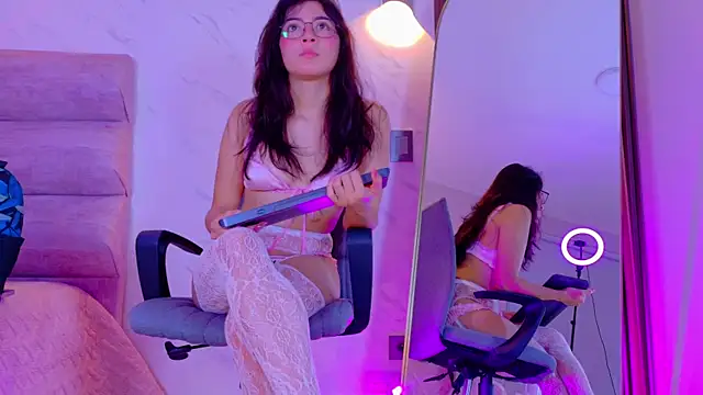 Mia Cullen online show from February 4, 2026, 12:22 pm