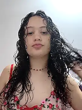 Alana 444 online show from May 28, 2026, 3:26 am