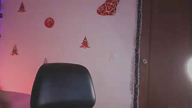 Snapshot of MarillynMorgan chatting on December 5, 2025, 12:58 pm MarillynMorgan online show from December 5, 2025, 12:58 pm