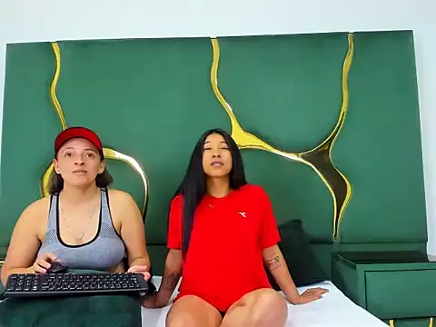 Snapshot of Alyssa_Noah chatting on November 29, 2025, 5:54 am Alyssa Noah online show from November 29, 2025, 5:54 am