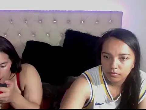 Snapshot of sharon_and_sharit chatting on December 2, 2025, 3:01 am sharon and sharit online show from December 2, 2025, 3:01 am