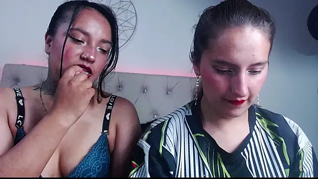 Snapshot of sharon_and_sharit chatting on December 4, 2025, 3:49 am sharon and sharit online show from December 4, 2025, 3:49 am