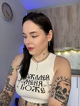 EvaNoirrr online show from December 4, 2025, 6:23 am