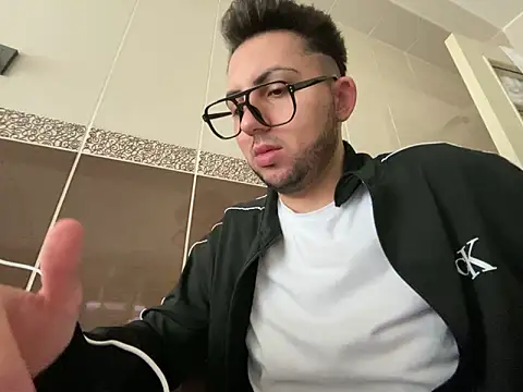 mcylzsd online show from December 15, 2025, 10:52 am