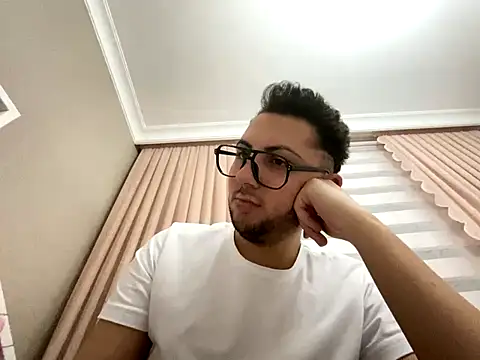 mcylzsd online show from December 15, 2025, 10:58 pm