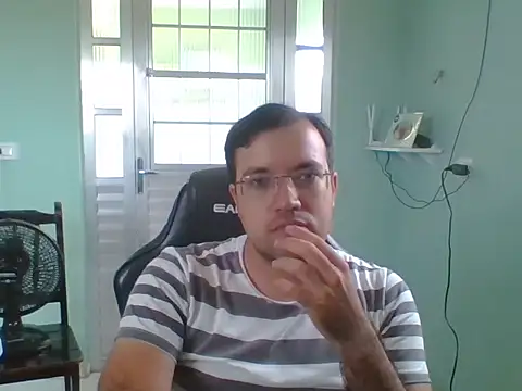 Snapshot of Silvakkfitk chatting on November 30, 2025, 1:37 pm Silvakkfitk online show from November 30, 2025, 1:37 pm