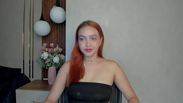 Snapshot of AliceHills_ chatting on December 18, 2025, 12:22 pm AliceHills online show from December 18, 2025, 12:22 pm