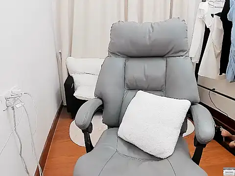 Snapshot of linlinjiang33 chatting on December 3, 2025, 2:30 am linlinjiang33 online show from December 3, 2025, 2:30 am