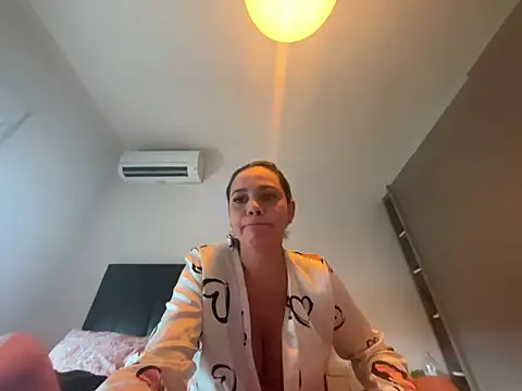 Snapshot of GabriellaGaby chatting on December 16, 2025, 3:39 pm GabriellaGaby online show from December 16, 2025, 3:39 pm