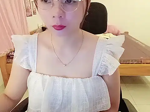 BabyDoll1999 online show from May 19, 2026, 12:11 pm