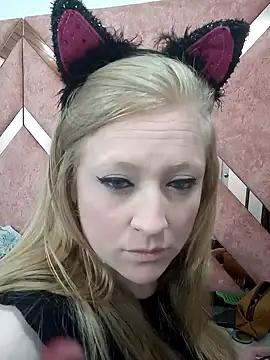 AliceCat 02 online show from December 3, 2025, 4:53 am