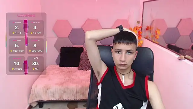 Snapshot of AngelRonson_ chatting on December 5, 2025, 3:48 am AngelRonson online show from December 5, 2025, 3:48 am