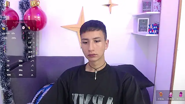 Snapshot of AngelRonson_ chatting on December 16, 2025, 4:28 am AngelRonson online show from December 16, 2025, 4:28 am