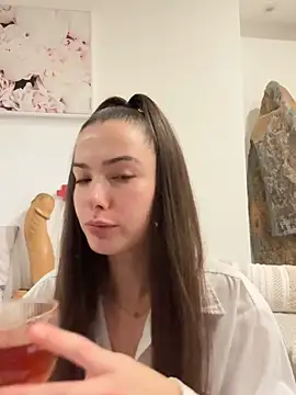 Snapshot of Sugarbellax chatting on December 4, 2025, 5:43 pm Sugarbellax online show from December 4, 2025, 5:43 pm