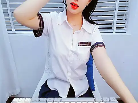 Snapshot of Cami99x chatting on November 29, 2025, 12:41 pm Cami99x online show from November 29, 2025, 12:41 pm