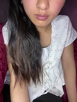 Snapshot of Mayli2x chatting on December 16, 2025, 4:12 pm Mayli2x online show from December 16, 2025, 4:12 pm