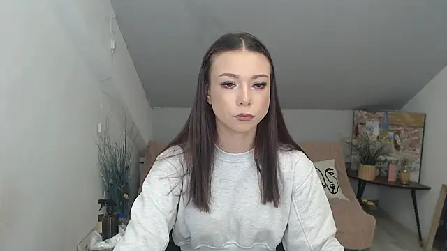 Snapshot of MayaWill chatting on December 2, 2025, 1:39 pm MayaWill online show from December 2, 2025, 1:39 pm