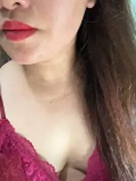 Snapshot of light_wei chatting on June 8, 2026, 3:45 pm light wei online show from June 8, 2026, 3:45 pm