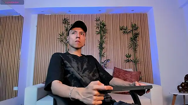 Snapshot of Bastthianxxx chatting on December 16, 2025, 7:08 pm Bastthianxxx online show from December 16, 2025, 7:08 pm