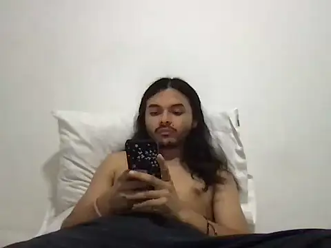 Snapshot of Lukathin chatting on December 1, 2025, 11:32 pm Lukathin online show from December 1, 2025, 11:32 pm