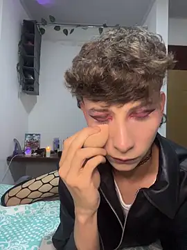 Nicole  7u7 online show from February 4, 2026, 11:42 pm