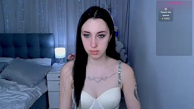 Snapshot of Miss__Linn chatting on December 16, 2025, 7:24 am Miss Linn online show from December 16, 2025, 7:24 am