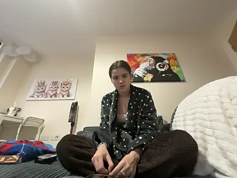 lucyx xx online show from December 21, 2025, 2:24 pm