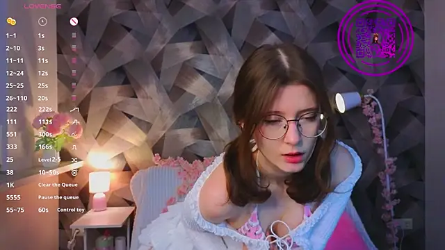 MonnaNoir online show from December 21, 2025, 4:47 pm