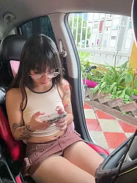 Snapshot of Mia_fiire chatting on November 30, 2025, 7:40 pm Mia fiire online show from November 30, 2025, 7:40 pm