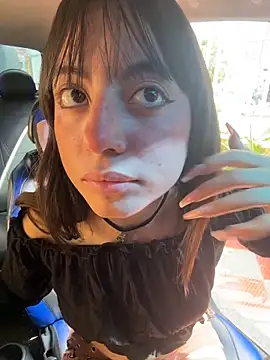 Snapshot of Mia_fiire chatting on December 16, 2025, 7:08 pm Mia fiire online show from December 16, 2025, 7:08 pm