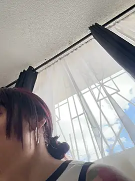 Mia fiire online show from April 8, 2026, 7:14 pm