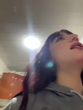 Snapshot of Mia_fiire chatting on May 14, 2026, 3:57 am Mia fiire online show from May 14, 2026, 3:57 am