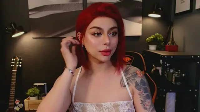 Snapshot of Kim_Kaye chatting on November 30, 2025, 5:39 pm Kim Kaye online show from November 30, 2025, 5:39 pm