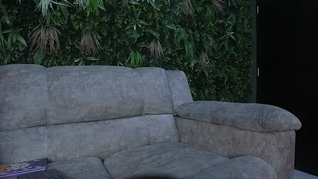 Snapshot of ObsidianOrchid chatting on December 4, 2025, 12:03 pm ObsidianOrchid online show from December 4, 2025, 12:03 pm