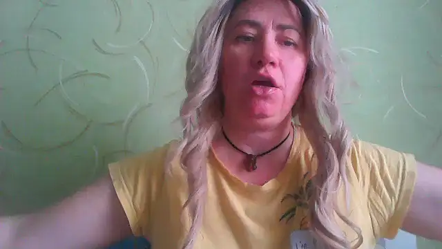 ClaireShannon online show from April 28, 2026, 8:41 am