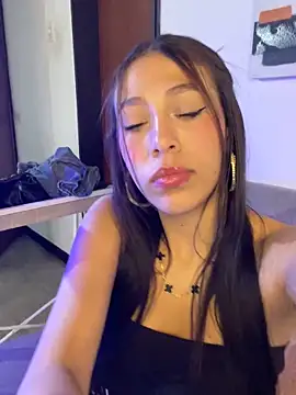 Snapshot of MiaScott_Pink chatting on December 14, 2025, 8:02 pm MiaScott Pink online show from December 14, 2025, 8:02 pm