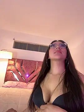 Snapshot of Dafne_se chatting on December 2, 2025, 1:33 am Dafne se online show from December 2, 2025, 1:33 am